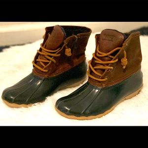Sperry Saltwater navy blue and brown duck boot